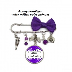 Broche à personnaliser avec le prénom et la spécialité de votre choix