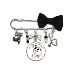 Votre prénom - Broche " Je soigne avec le coeur" à personnaliser
