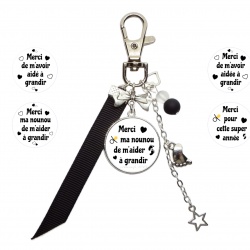 Porte clés ou bijou de sac "Merci nounou de m'aider à grandir" texte au choix