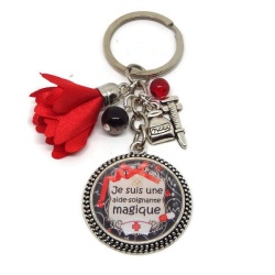 Porte-clés "Je suis une aide soignante magique"