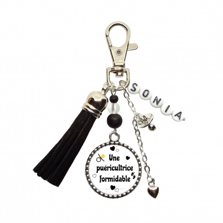 Porte clés ou bijou de sac "Une puéricultrice formidable" personnalisable