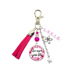 Porte clés ou bijou de sac "Une super petite fille" personnalisable