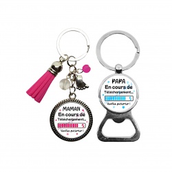 Porte clés et décapsuleur duo Future maman et Futur papa