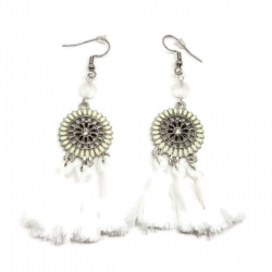 Boucles d'oreilles ethnique pompon blanc